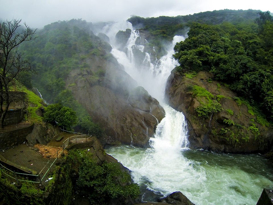 dudhsagar-waterfall-expedition