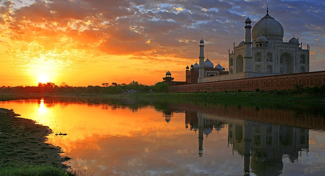 Private Full Day Agra City Tour with Sunrise Visit of Tajmahal