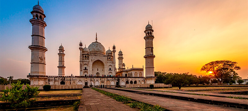 Replicas of Taj Mahal