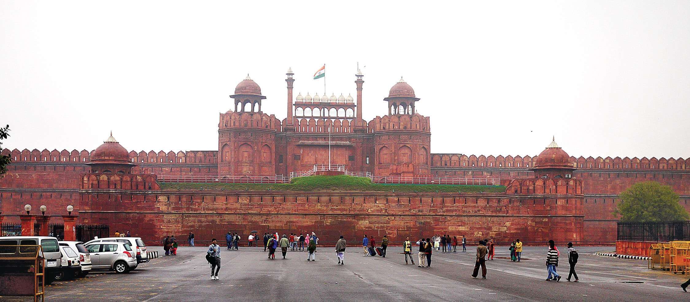 Red Fort Delhi: History, Timings, Entry fee, Tips, Attractions