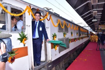 Kashi Mahakal Express- a Luxury Train Joining UP to MP